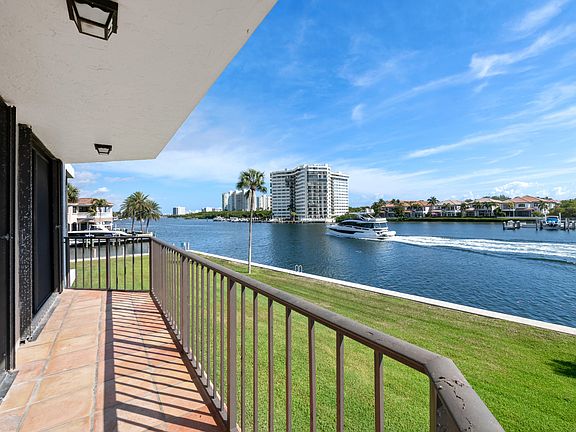 2nd image of 899 Jeffery Street #214