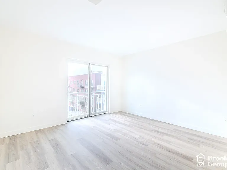 101-19 Rockaway Beach Blvd #2Q — Photo 2