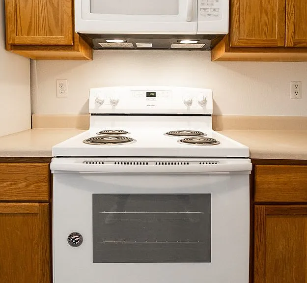 Pinnacle Heights Apartments — Photo 18
