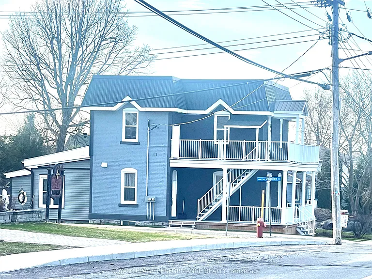 400 Water St — Photo 1
