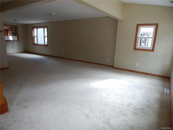 5th image of 151 Schiller St