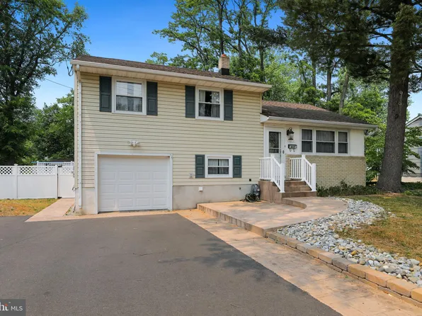 807 Rancocas Ave, Riverside, NJ 08075