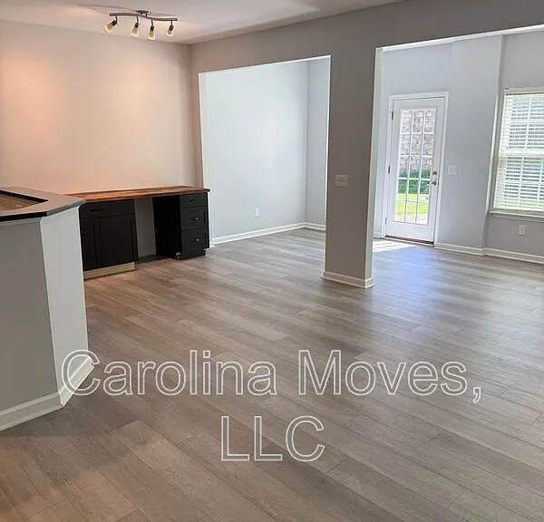 479 Woodbark Ct — Photo 16