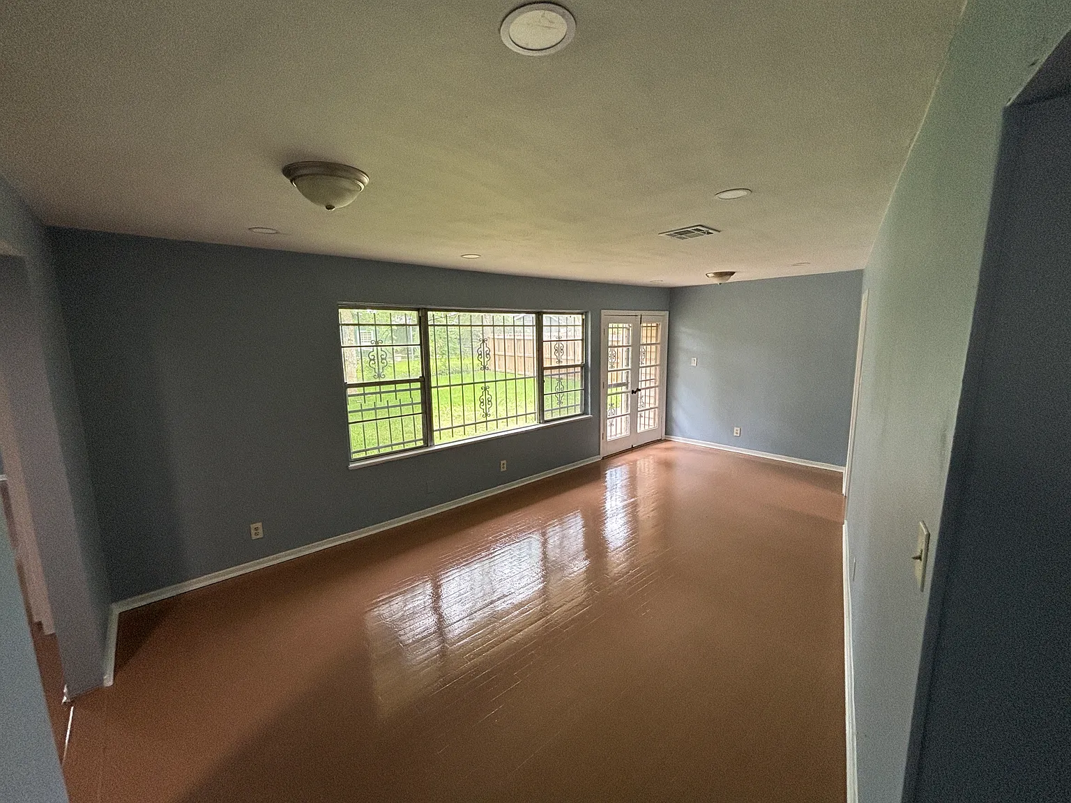 3 bed, 1341 sqft, $1,595 — Photo 4