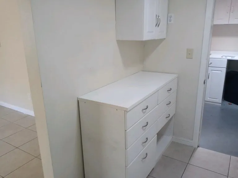4060 Watkins Dr #5 — Photo 1