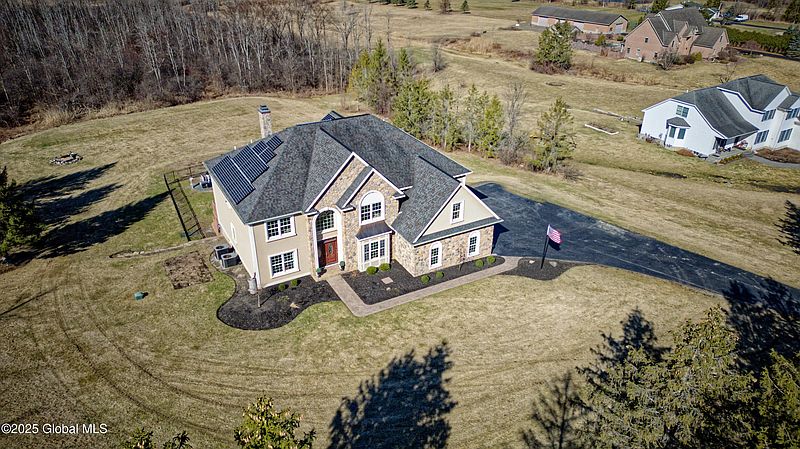 2nd image of 779 Meadowdale Road
