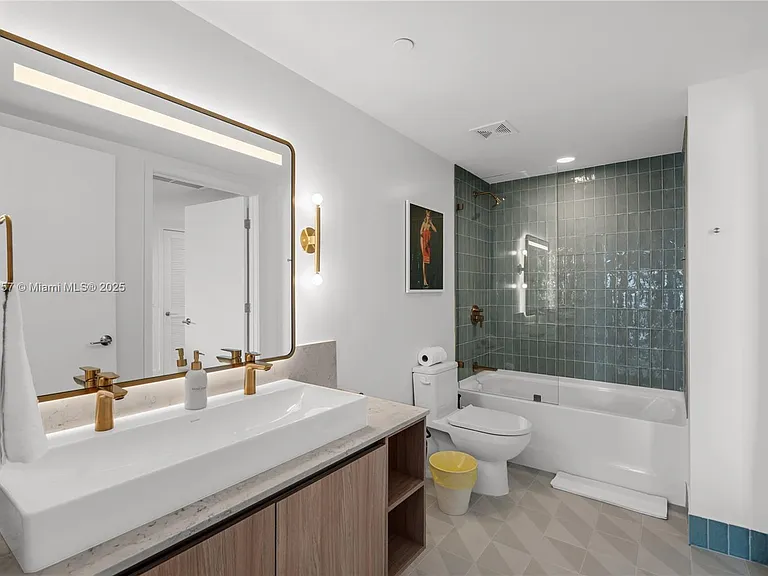 601 NE 1st St #4204 — Photo 16