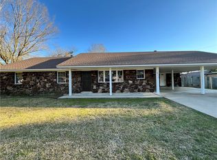 610 E Arch St, Paris, AR 72855