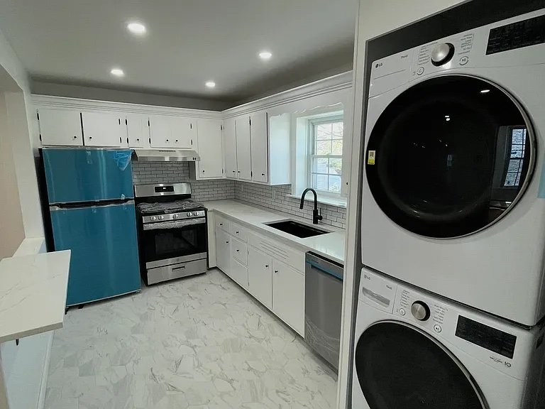 307 New York Ave #2 — Photo 1