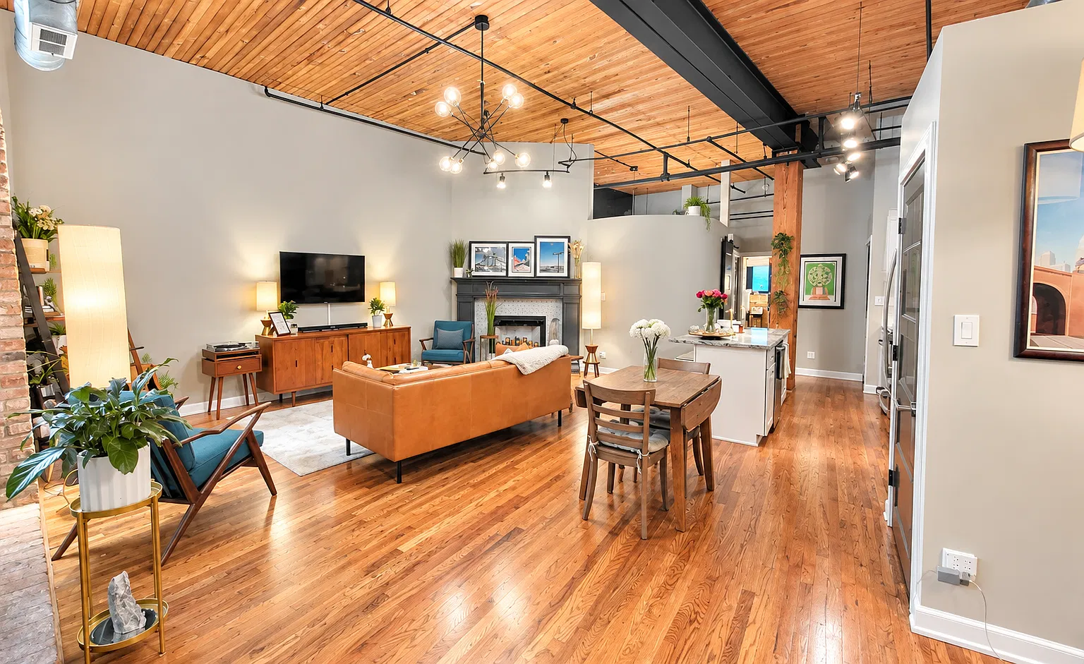 2 bed, 1200 sqft, $3,800 — Photo 3