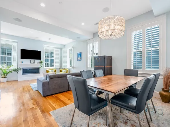 480 E 4th St #3, Boston, MA 02127