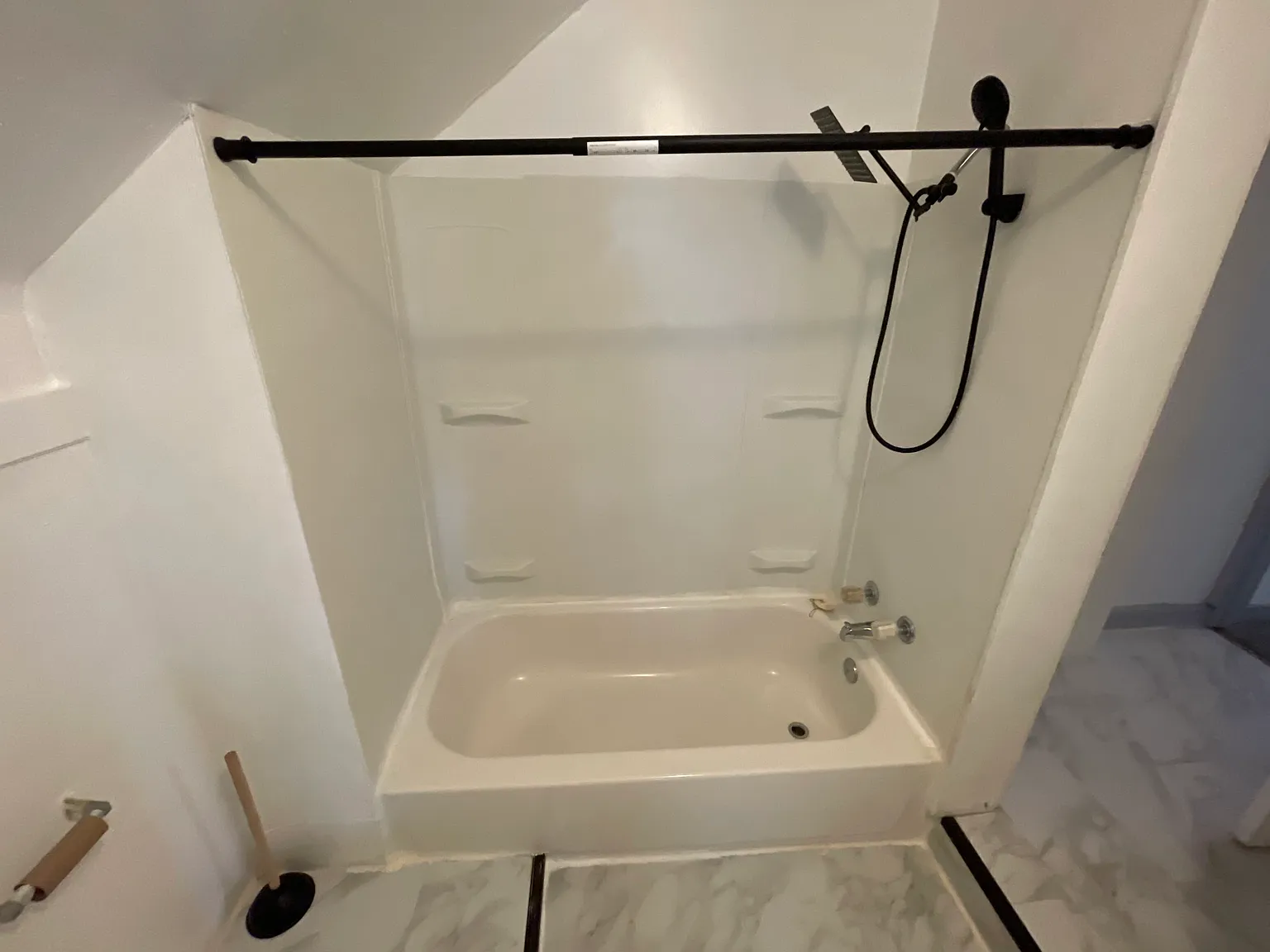 3 bed, 1450 sqft, $1,300 — Photo 3