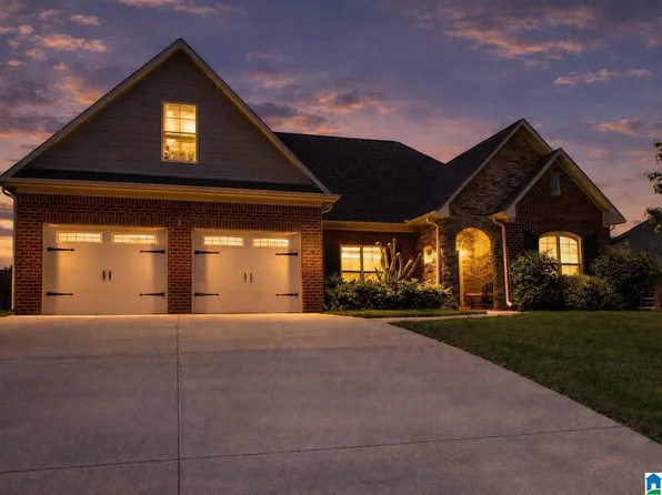467 River Oaks Ln, Helena, AL 35080