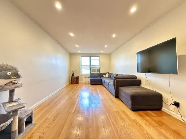 38-15 149 Street #3F, Flushing, NY 11354
