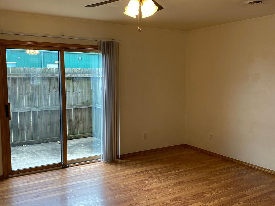 1st image of 1000 S Brehm Ln #L