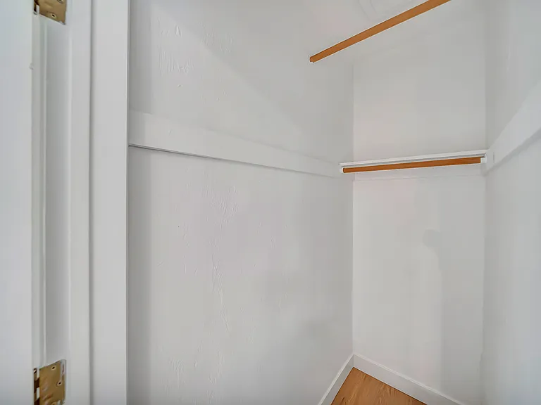 546 S Beachwood Dr — Photo 19