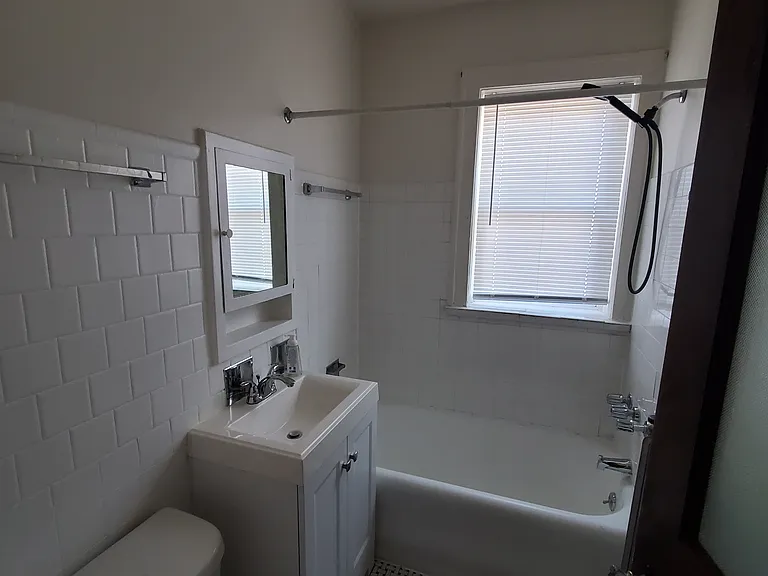 2342 N Spaulding Ave #308 — Photo 4