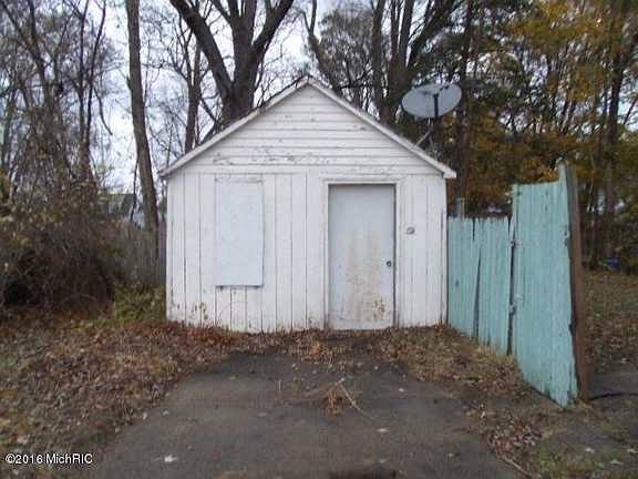 3rd image of 1191 Parkway Dr