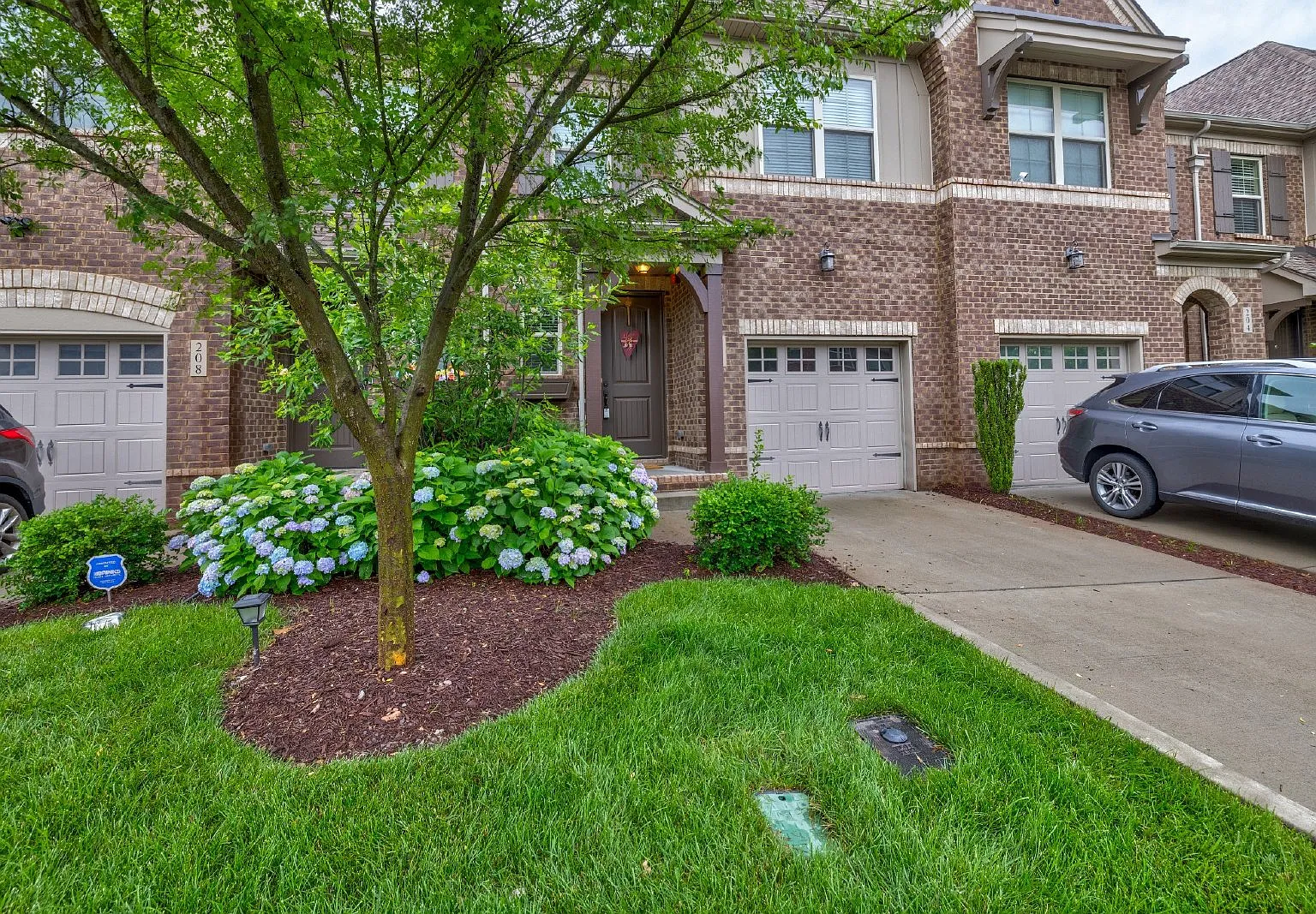 3 bed, 2.5 bath, 1733 sqft, $2,295 — Photo 1