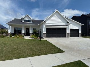 1402 Winterberry Rd, Savoy, IL 61874