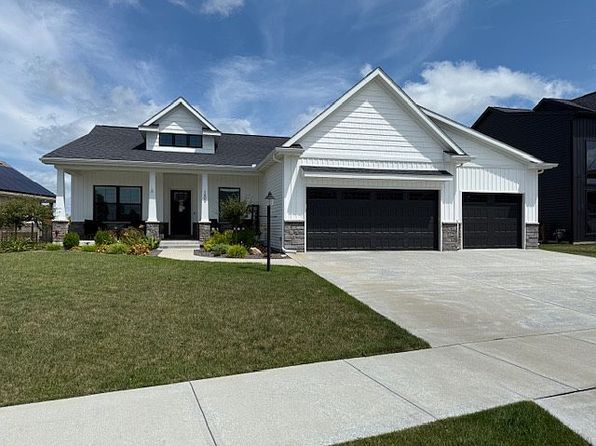 1402 Winterberry Rd
