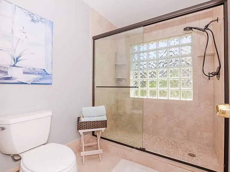 4031 NE Breakwater Dr — Photo 19