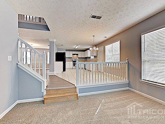 4th image of 122 Carriage Lake Dr