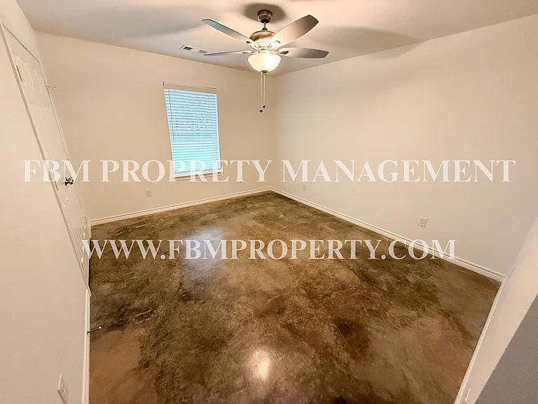 114 E Camden St - Brand New 2 Bedroom, 2 Bathroom Duplex Located in Rice, TX! — Photo 9