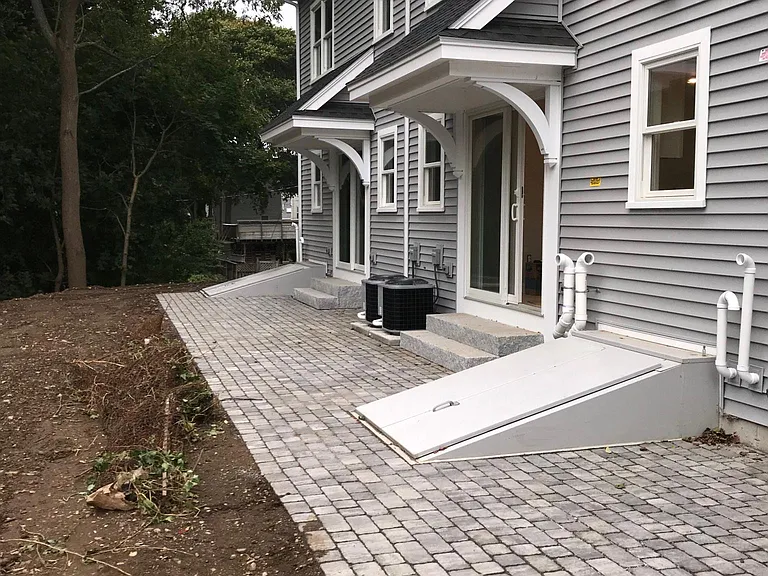 29 Lovett St — Photo 12