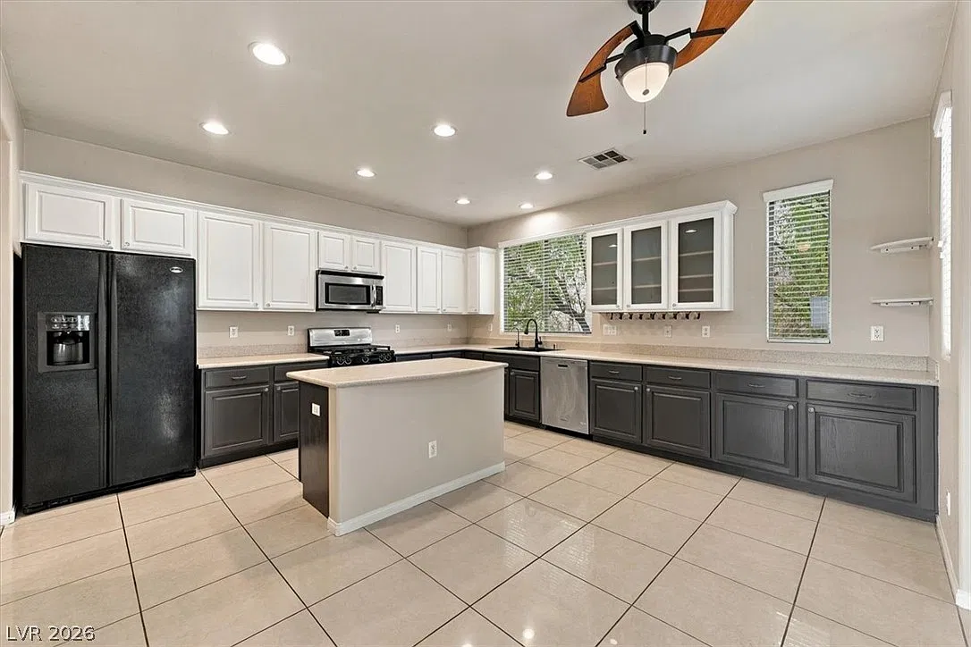 3 bed, 2.5 bath, 1608 sqft, $2,150 — Photo 4