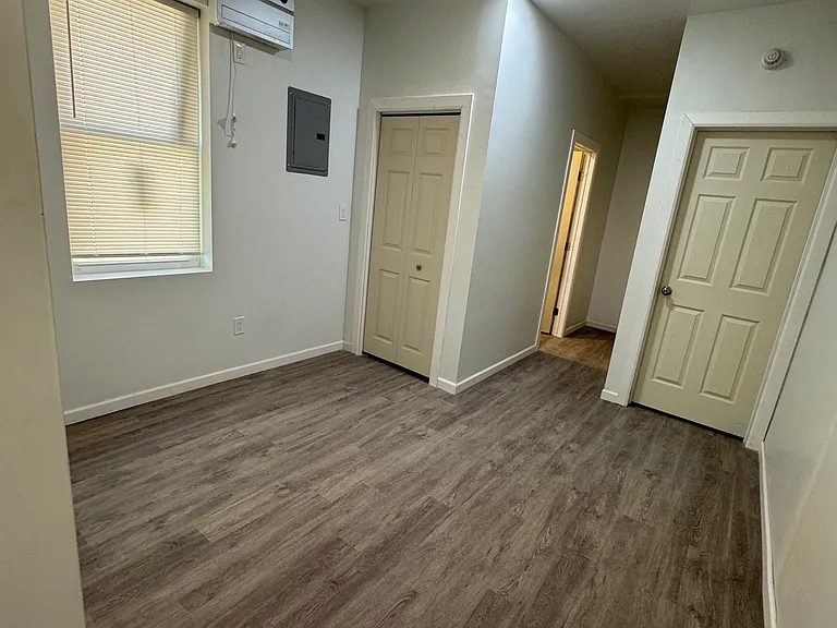 1222 N 50th St #1R — Photo 3