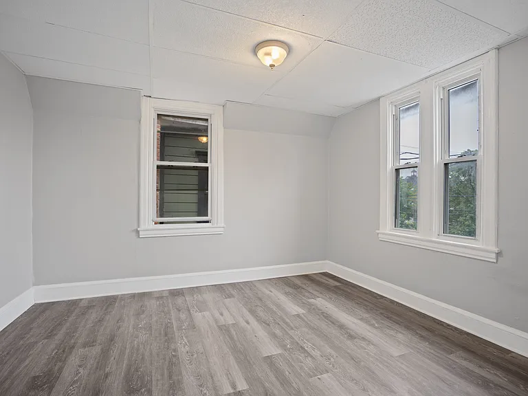 235 Monmouth St #2 — Photo 7