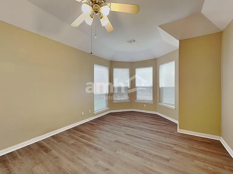 901 Muirfield Rd — Photo 11