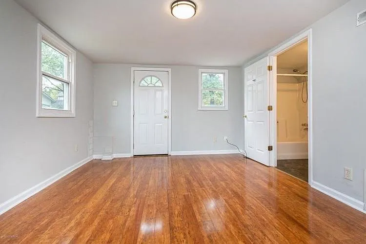 1049 Dixon Ave #1 — Photo 3