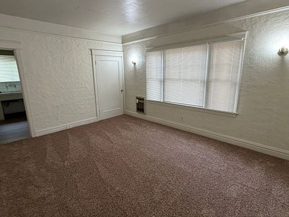 3rd image of 46 W 18th St #461