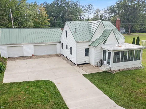 228 Cavalry Rd, Vermilion, OH 44089