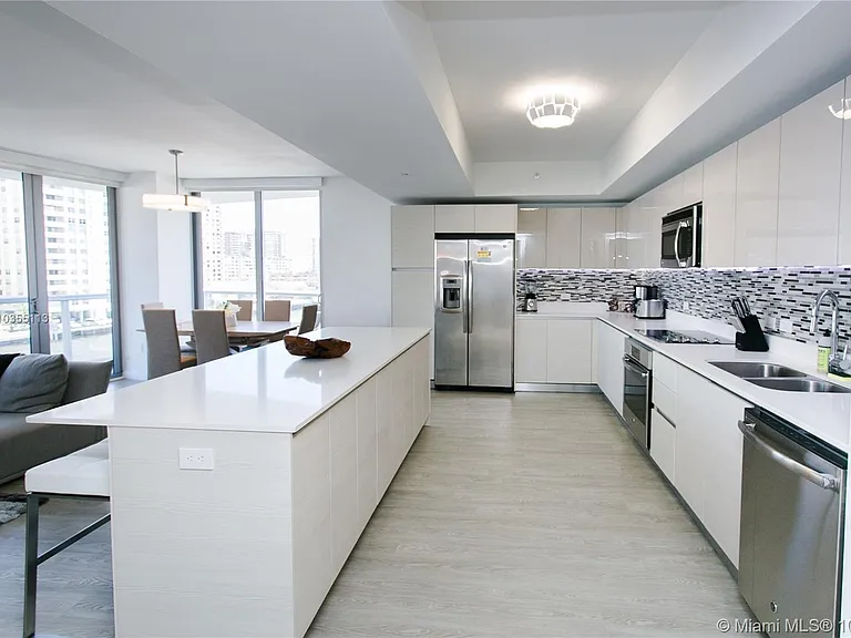 2600 E Hallandale Beach Blvd #T501 — Photo 8