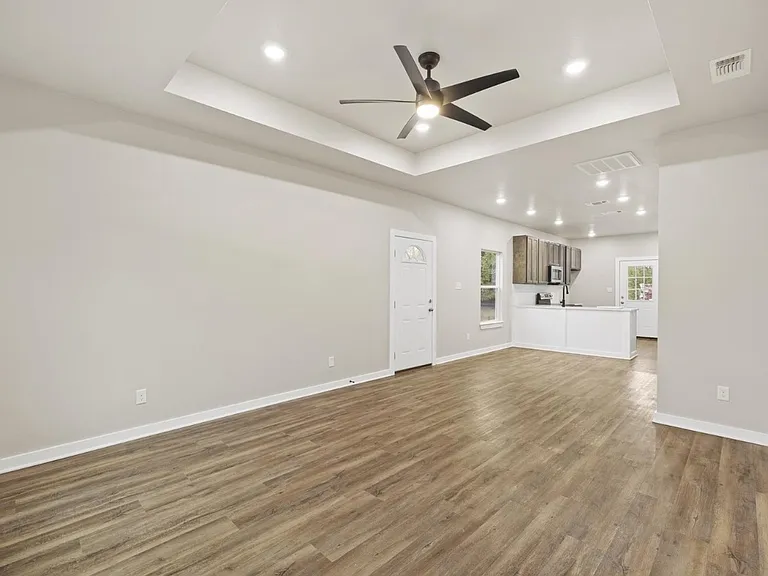 3105 W Jackson St — Photo 3