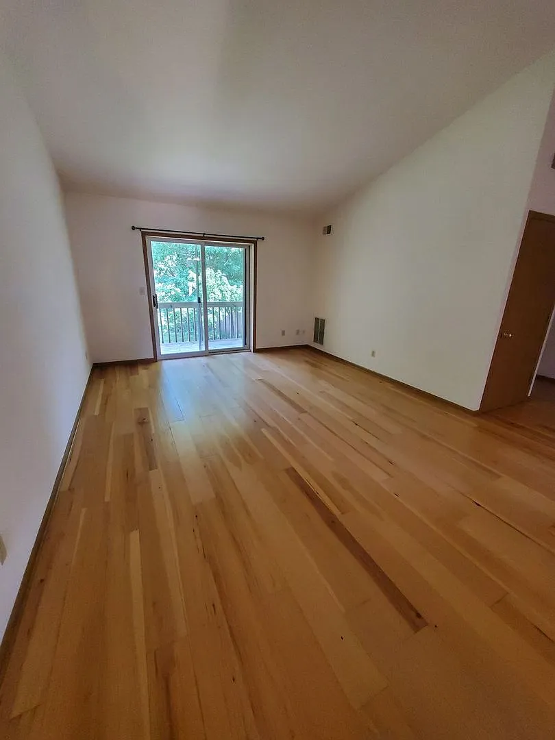 538-544 Partridge Ct. - 4 Unit — Photo 2