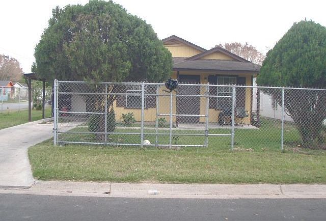 1st image of 1904 Cordoba Dr
