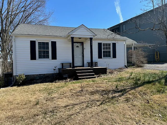 3 bed, 1230 sqft, $2,500 — Photo 1
