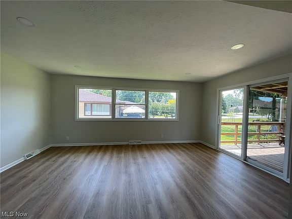 5th image of 1050 Twilight Dr