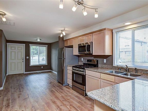 3rd image of 4414 148th St NE