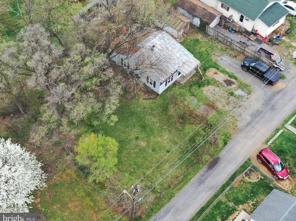 1090 Carpers Dr, Winchester, VA 22603