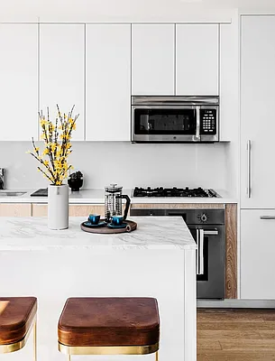 Rented by Greystar | media 7