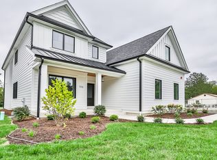 516 64th St, Willowbrook, IL 60527