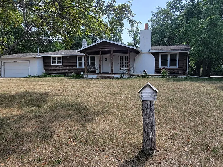 19101 Delton Ave — Photo 91
