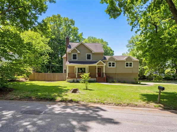 2 Rowley Drive, Northport, NY 11768
