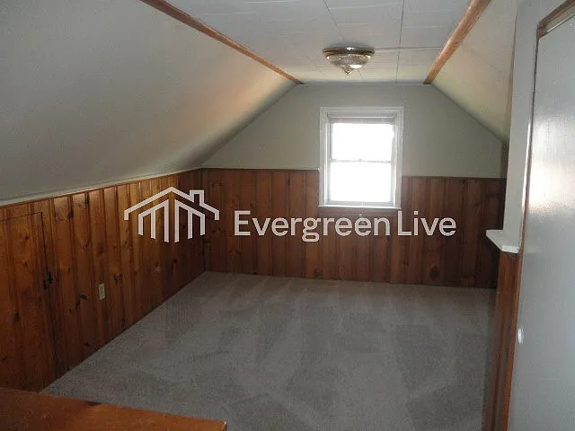 4 bed, 1.0 bath, 1080 sqft, $1,945 — Photo 1
