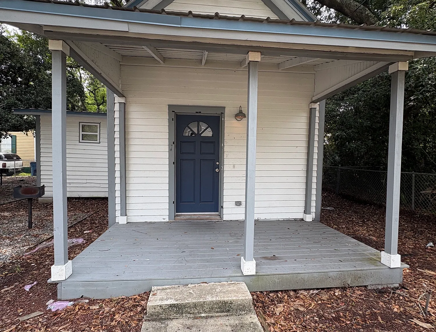1 bed / 1 bath single family home with washer and dryer — Photo 1